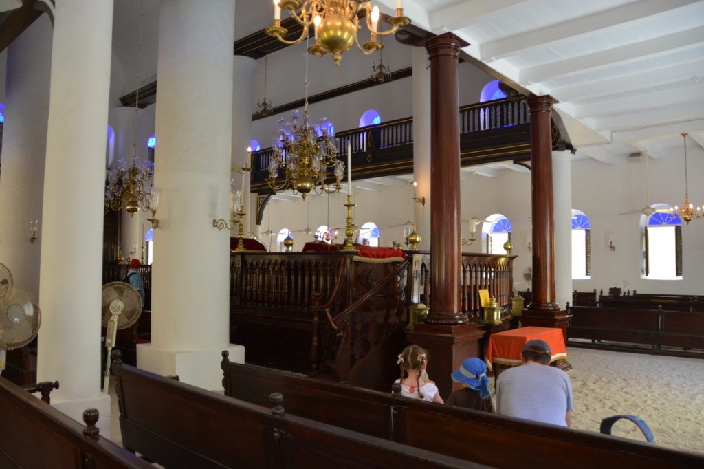 oldest-synagogue-in-the-western-hemisphere-the-mikv-israe-flickr