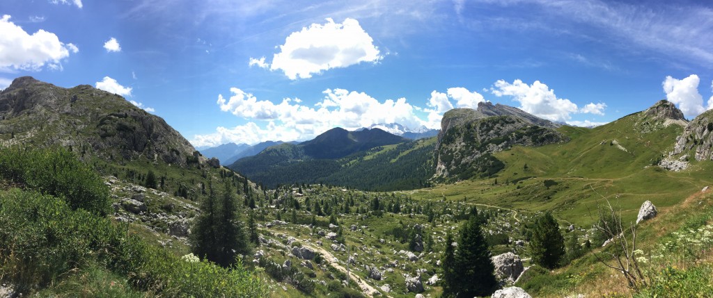 pictures-of-italy-we-took-a-stunning-drive-through-the-dolomites-up-to